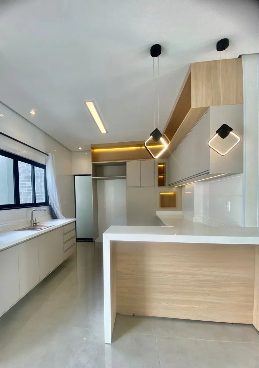 CASA COM TRÊS QUARTOS E GARAGEM BAIRRO LIBERDADE - Foto 3