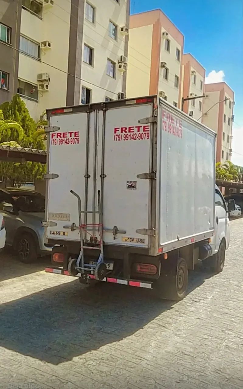 Frete e mudanças em Caminhão Baú  - Foto 3