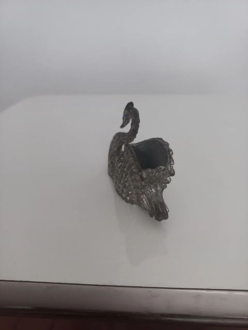 Porta palitos de dentes prateado em forma de cisne  - Foto 3