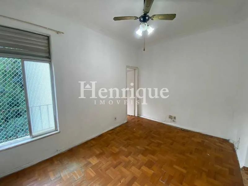 Apartamento : / Residencial / Catete