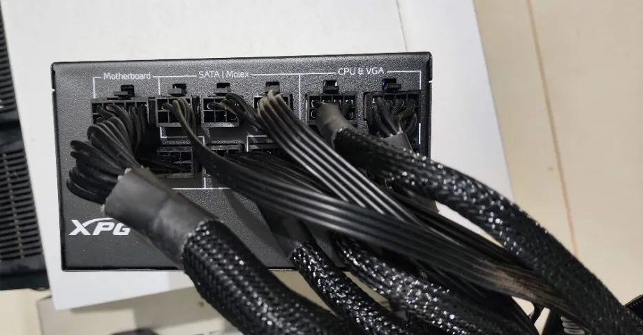 Fonte 1000w real de PC Gamer XPG Cybercore Platinum Full Modular - Foto 3