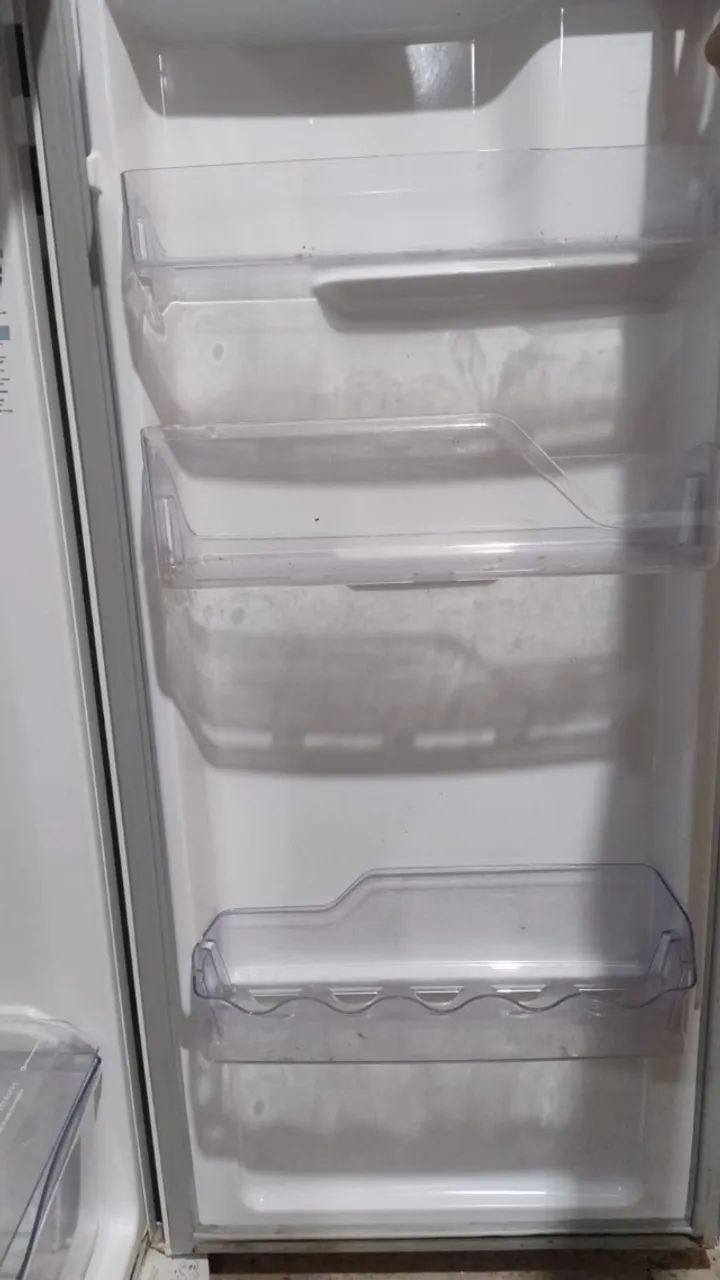Geladeira Eletrolux Cycle Defrost 260L Usada - Foto 2