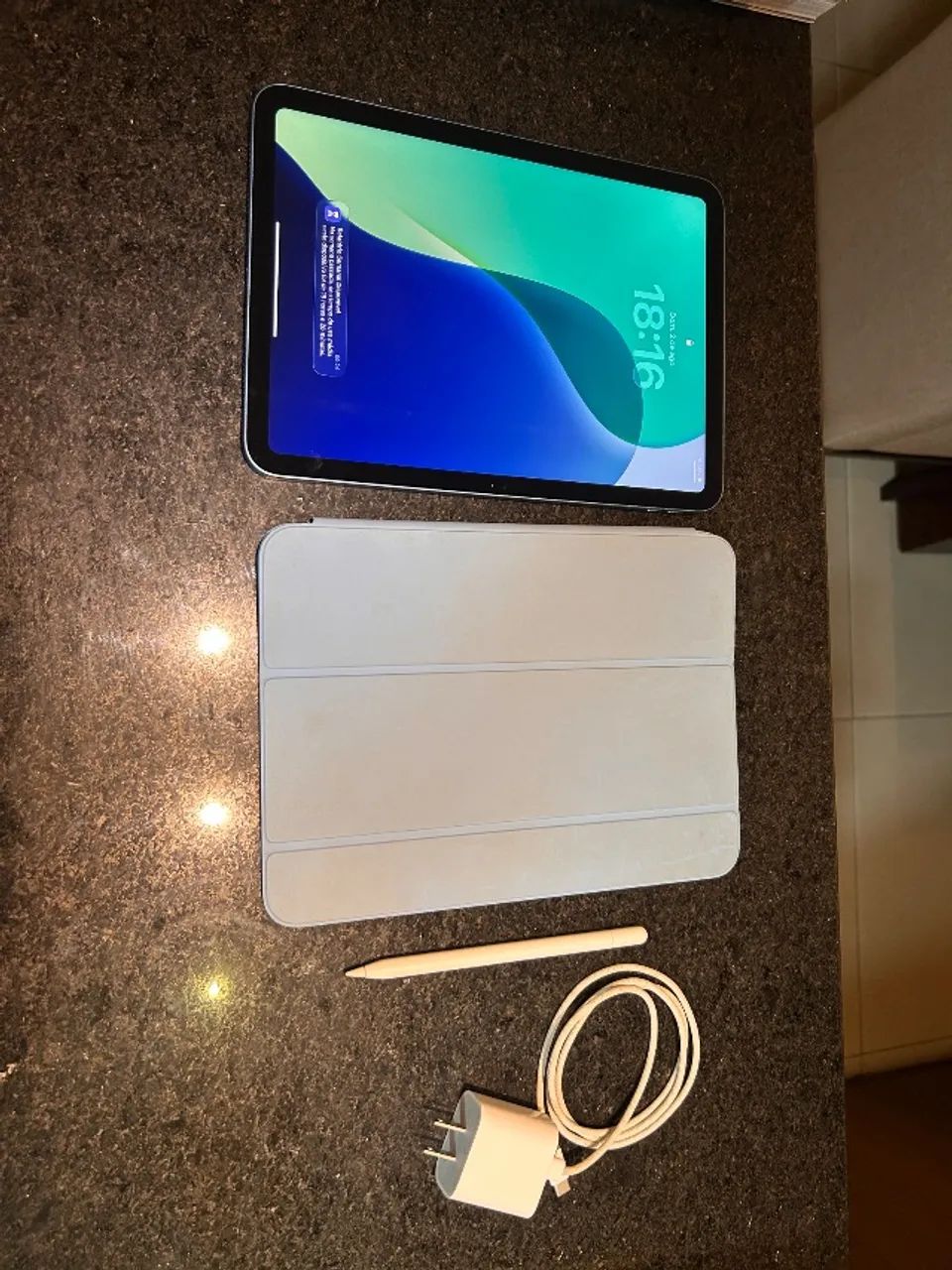 Kit iPad A16 11 polegadas + Apple Pencil + Capa azul Apple (brinde), carregador original
