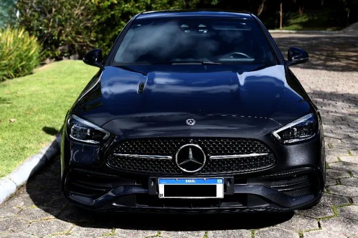 Mercedes-Benz C-300 2025