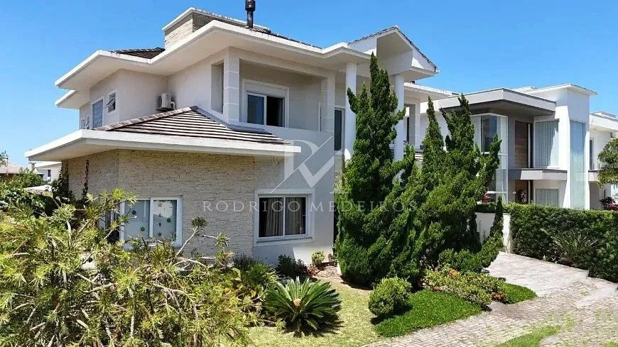 Casa em condomínio com 4 suítes no Rio Tavares, Florianópolis