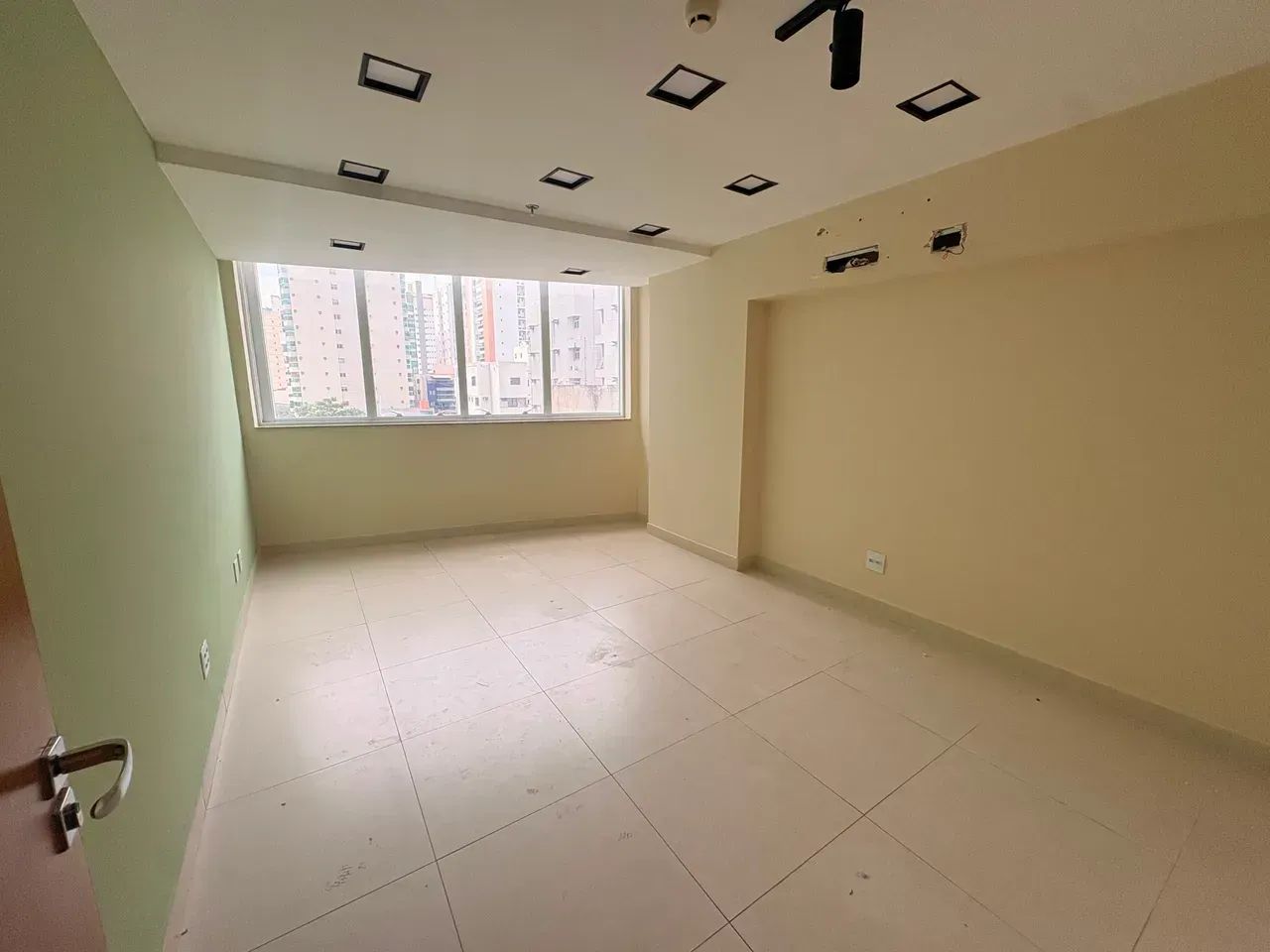 Sala comercial para alugar 30m² - Praia da Costa