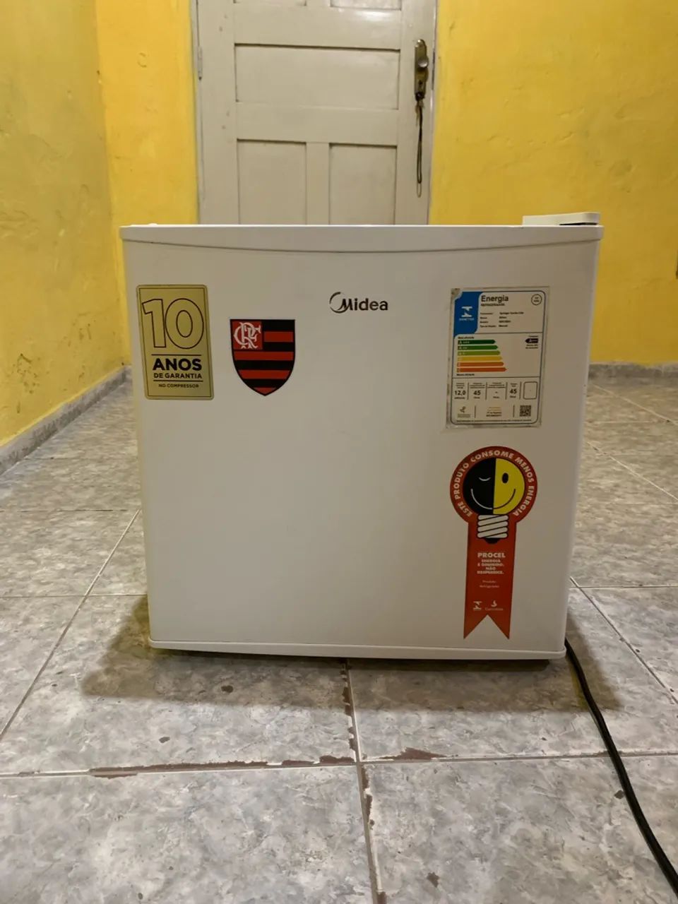 FRIGOBAR 45L INVERTER BIVOLT MIDEA + BANCADA - Foto 3