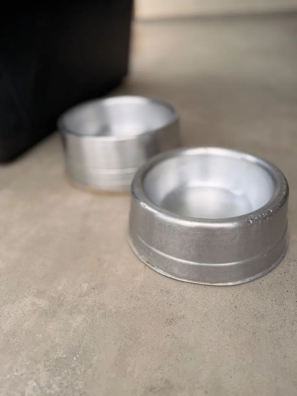 Comedouro e bebedouro pesados alumínio