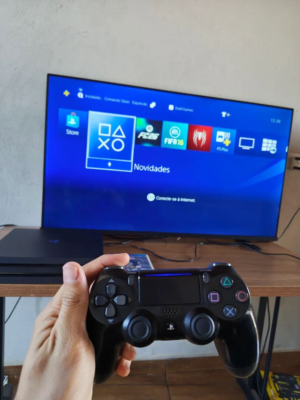Ps4 pro 1TB 2 controles  - Foto 5