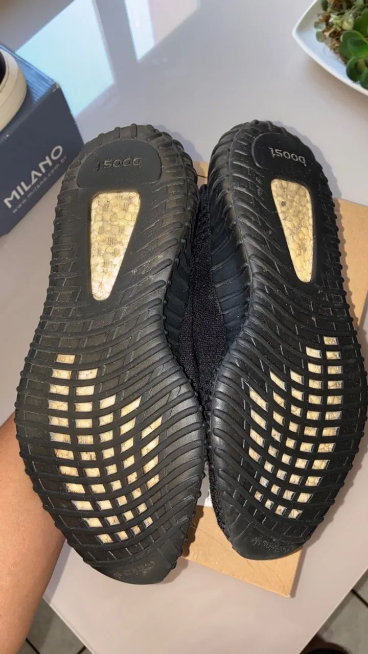 Yeezy 350 v2 - Onyx (Com TAG) - Foto 2