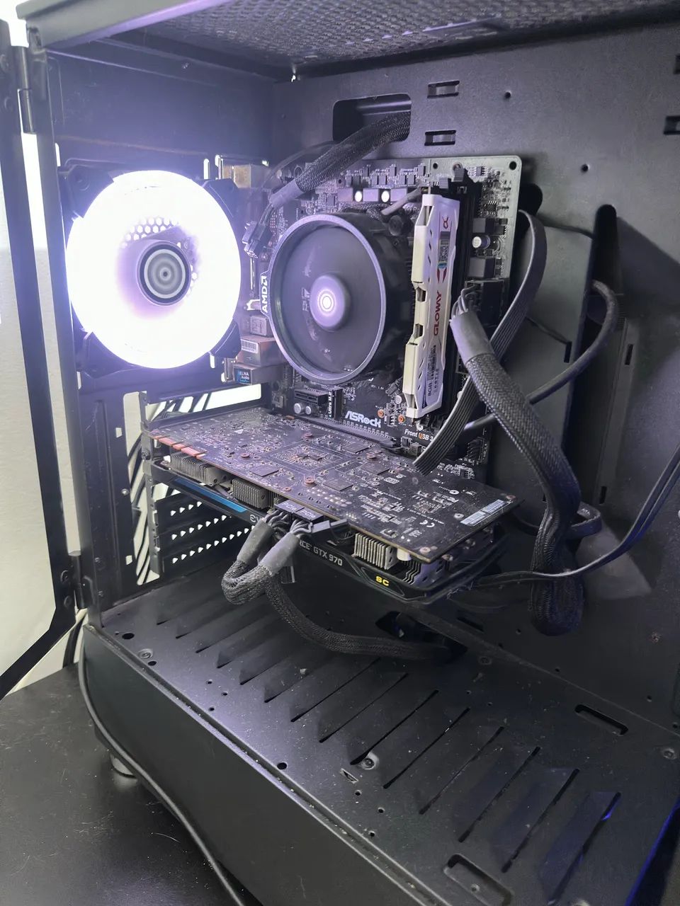 PC GAMER COMPLETO COM PERIFÉRICOS HYPERX E MONITOR ACER