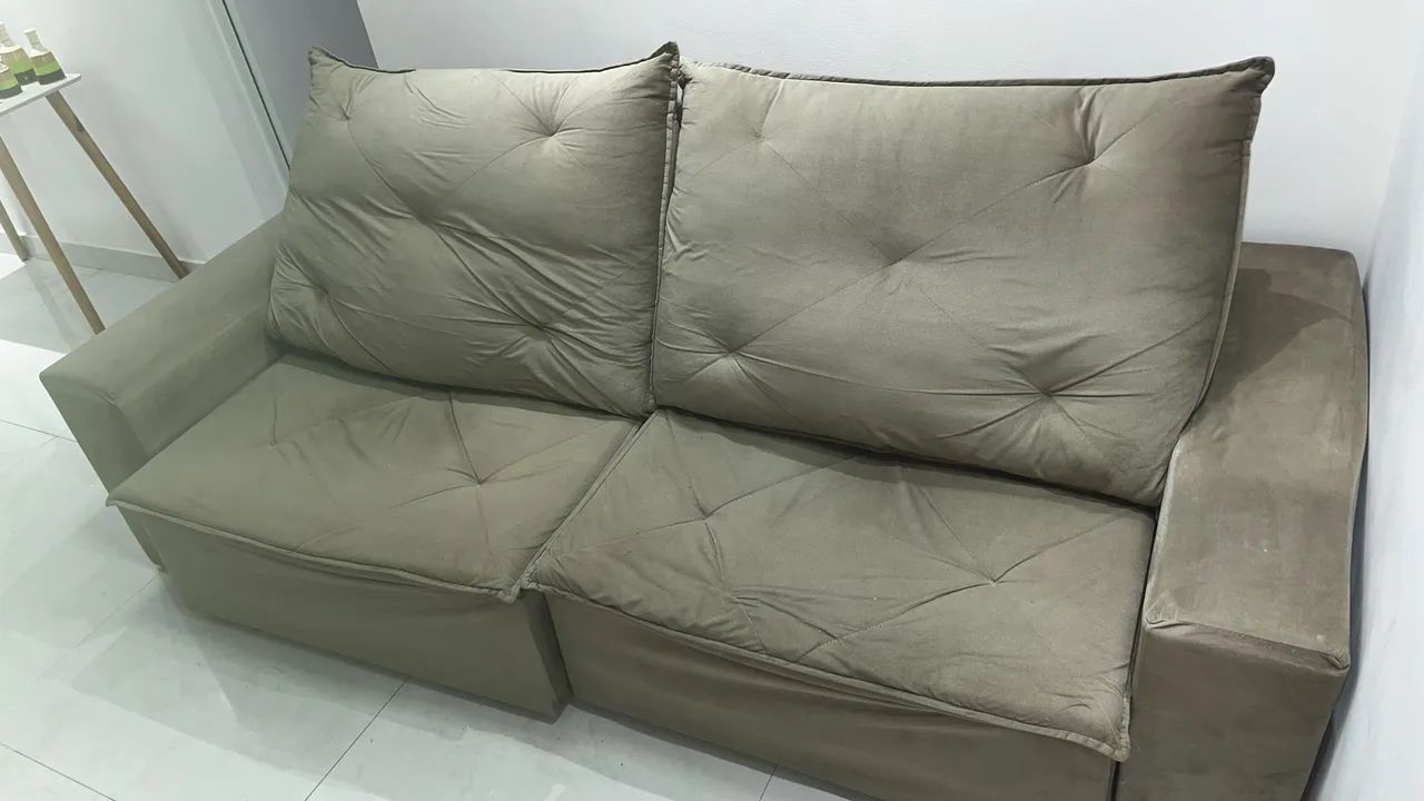 Sofá retrátil 3 lugares ótimas condições 