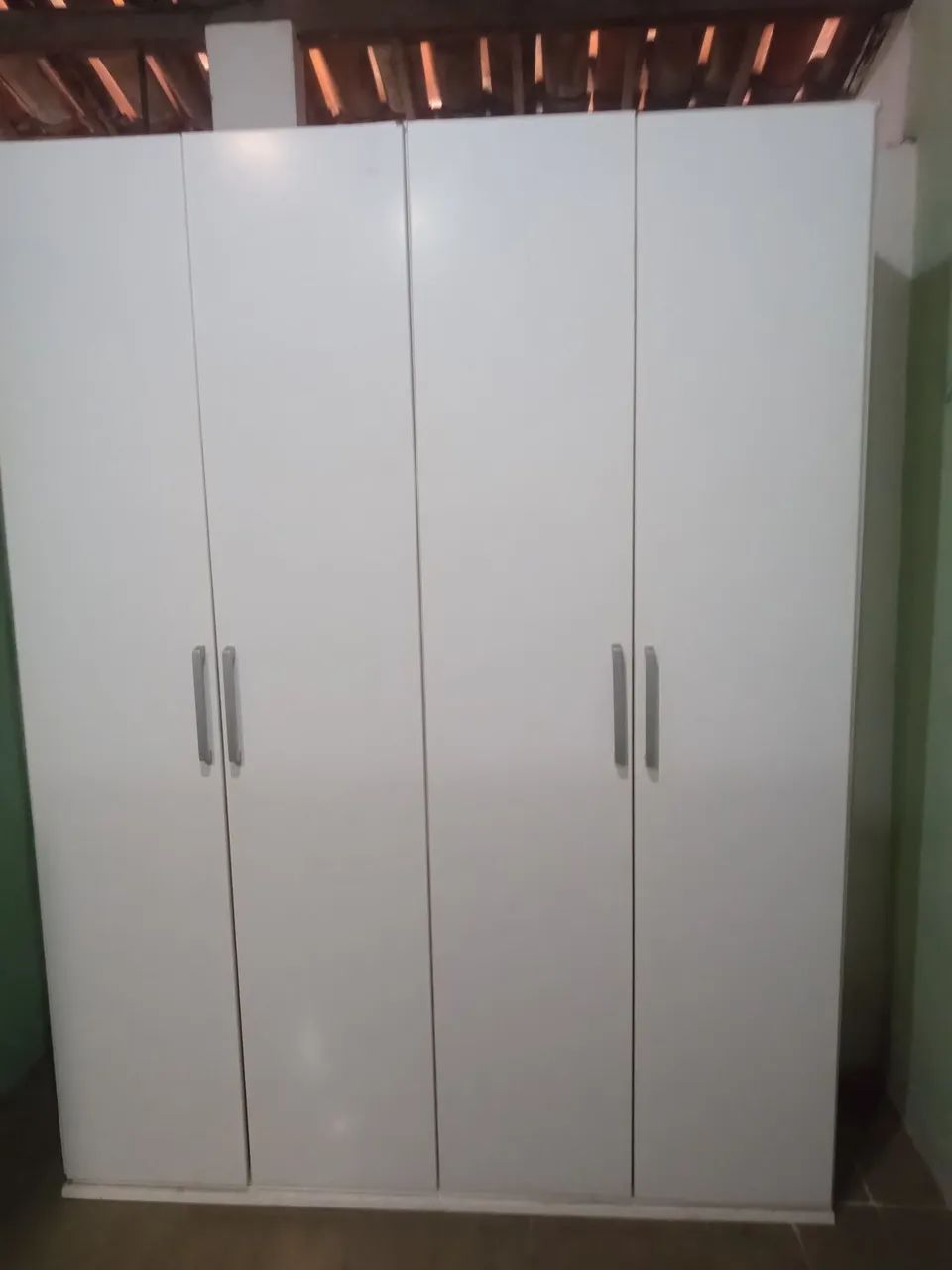 Vendo guarda roupa bem conservado 