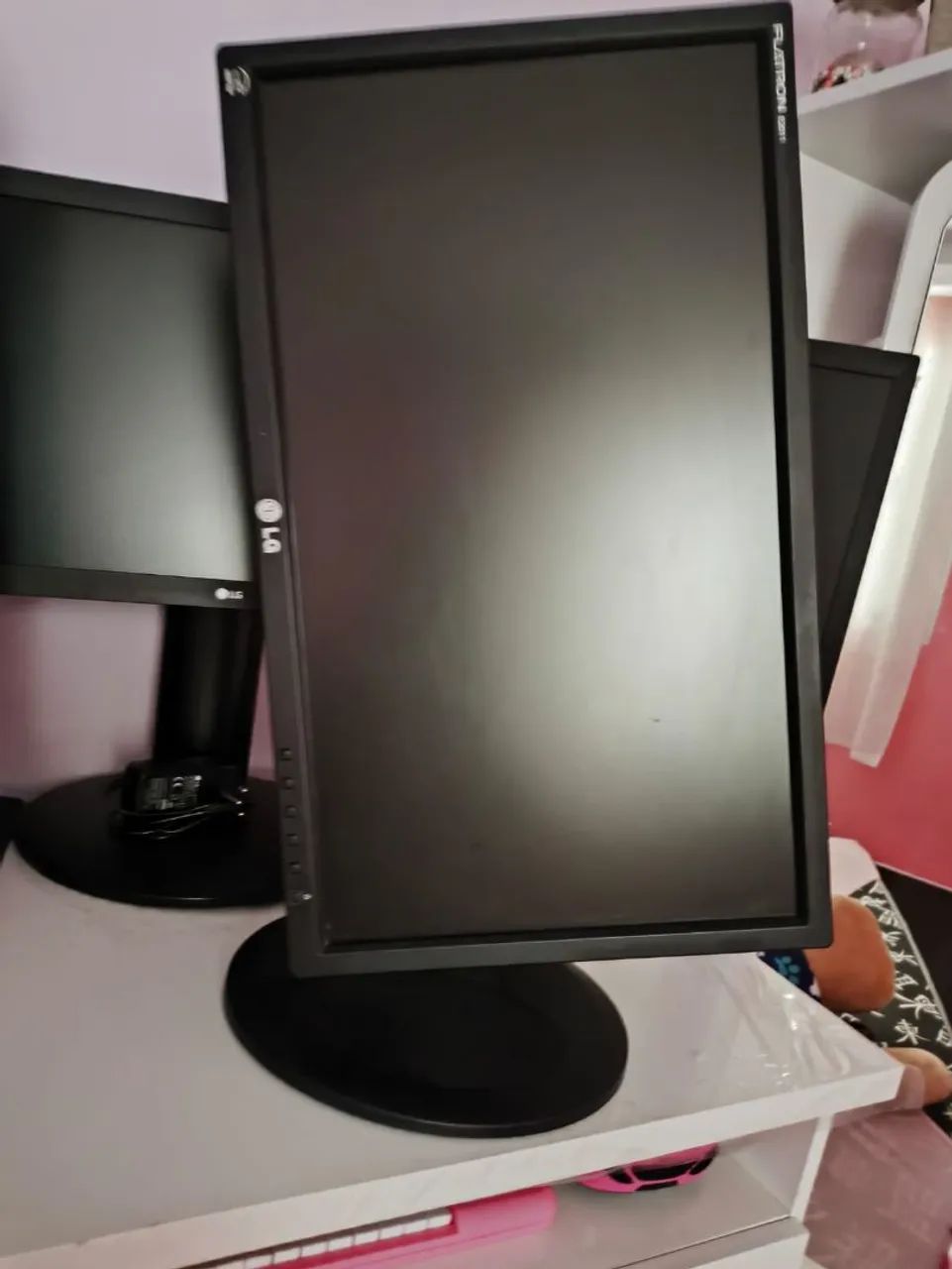 Monitor LG 20" LED HD+ - Perfeito para Trabalho e Estudo