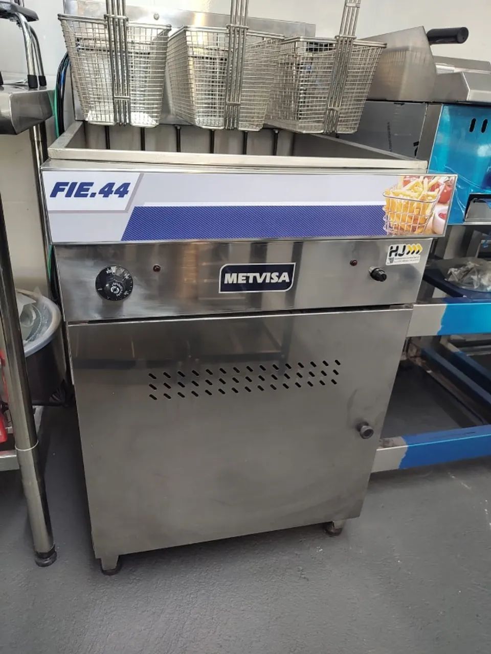 AL - FRITADEIRA ELÉTRICA ÁGUA E OLEO METVISA 44L - Foto 2