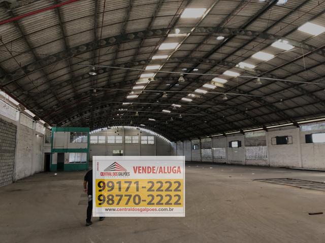 Galpão com 2700m2