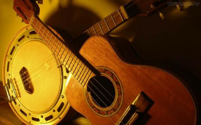 Reforma de cavaquinhos e banjos na Musical Brother