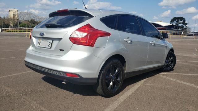 Ford Focus SE 1.6 - pneus novos - carro revisado - Foto 5