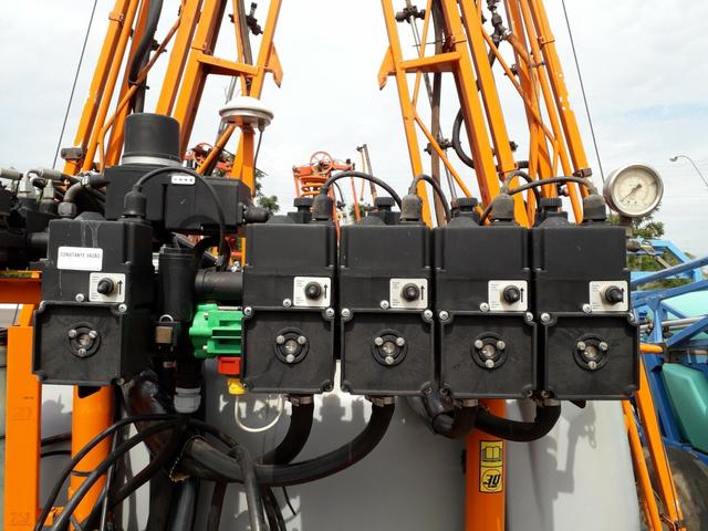 Pulverizador - Jacto Condor 800 - Foto 2