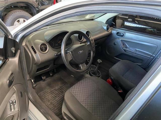 Ford Fiesta Hatch 1.6 - Foto 4