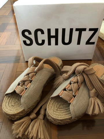 tamanco plataforma schutz