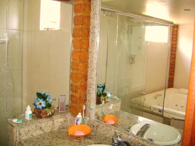 Angra Condomínio Praia Privativa. Na casa Piscina Sauna Area Gourmet 4 qts todos com AR.  - Foto 8