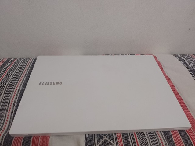 Samsung book e20  