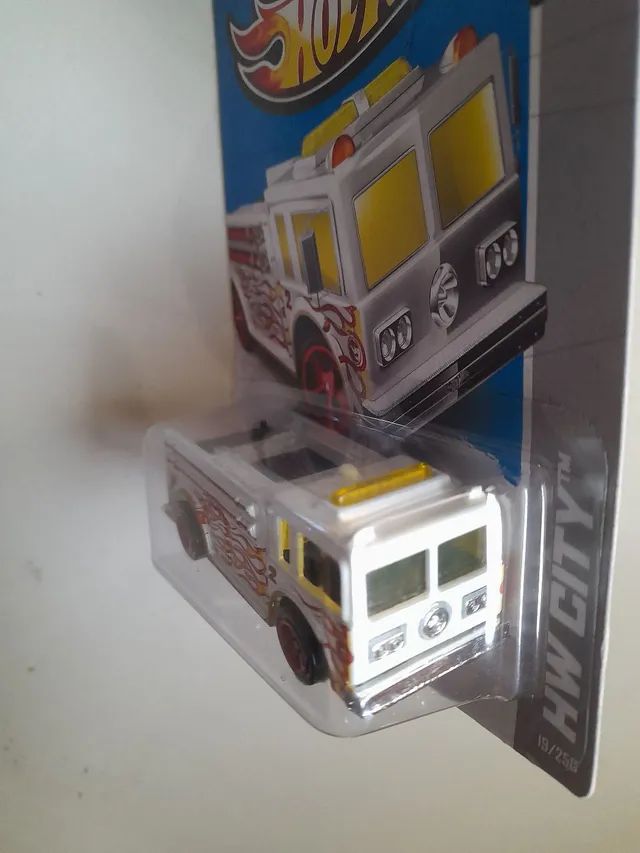 HOT WHEELS FIRE-EATER T-HUNT 2013 - Foto 3