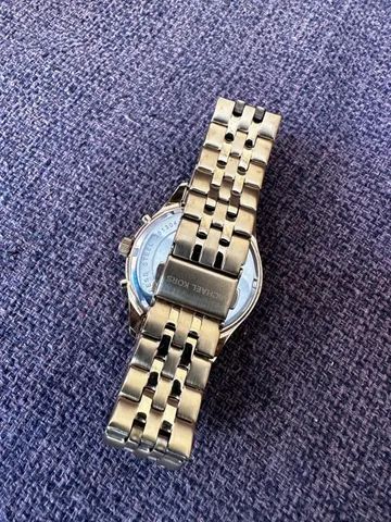 Relógio Michael Kors MK-5192 Dourado: elegância e funcionalidade em um só produto - Foto 3