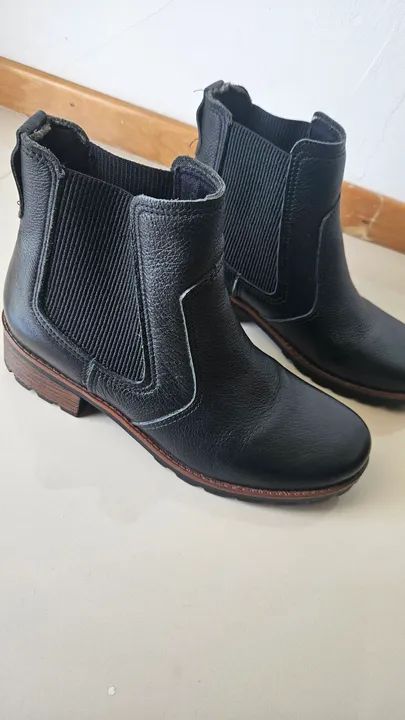 Bota Cano Baixo Em Couro - Foto 2