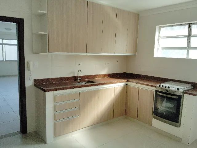 Apto Pompéia quadra da praia - Reformado - Vago - 2 vagas - Foto 4