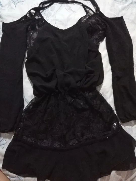 Vestido curto manga longa-com brilho