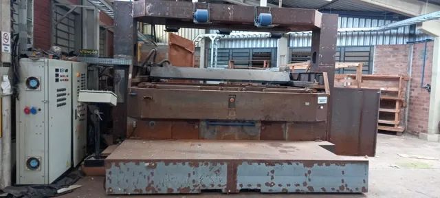 Máquina  de Moldagem Vacuum Forming 