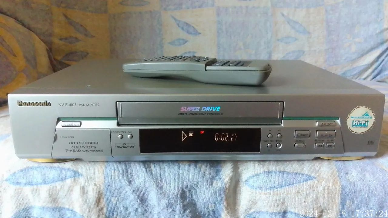 Vídeo Cassete Panasonic 7 cabeças - NV-FJ605 Super Drive