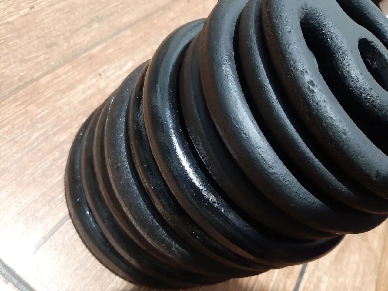 jogo de anilhas de 1kg 2kg 3kg 4kg e 5kg ferro maciço vazadas. total de 30kg. - Foto 3