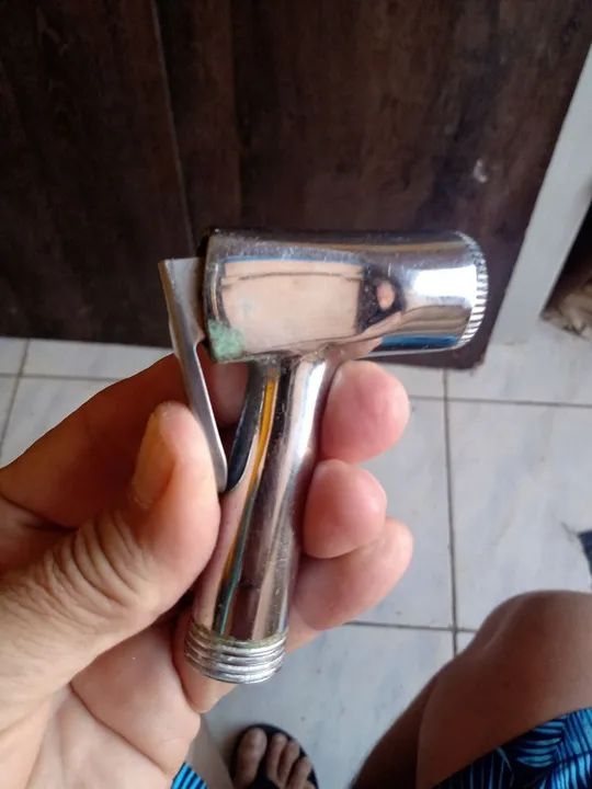 Vende-se essa torneira para embutir em mangueira  - Foto 5
