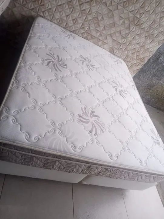 Vendo cama Queen em excelente estado, colchão de molas ensacadas marca Ortobom. - Foto 4