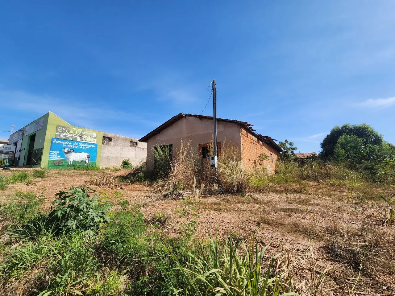 Vende-se terreno comercial na avenida Filinto Müller em Várzea Grande-MT 