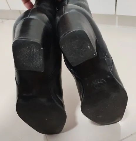 Bota feminina em couro cano médio - Foto 3