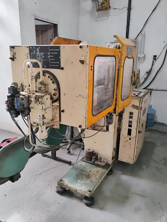 Máquina de Injeção de Plástico Usada - Foto 4