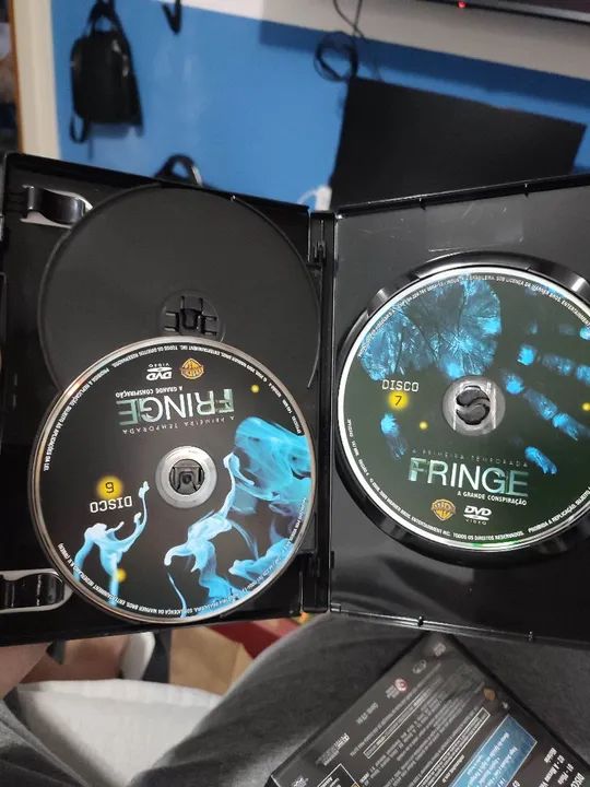 Fringe - A Grande Conspiração - 1ª Temporada Completa (7 Discos) - Foto 4