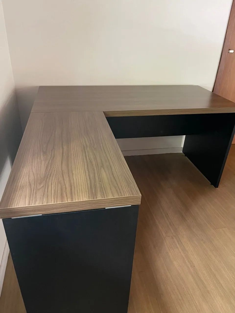 Mesa em L com Cadeira Esteirinha para Escritório
