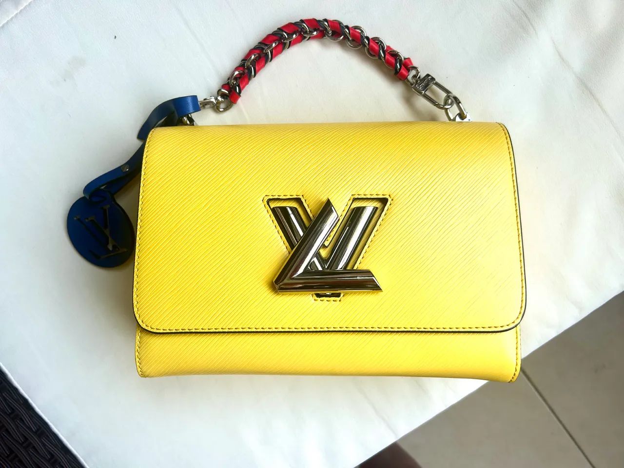 Bolsa Twist Louis Vuitton Lv  - Foto 3