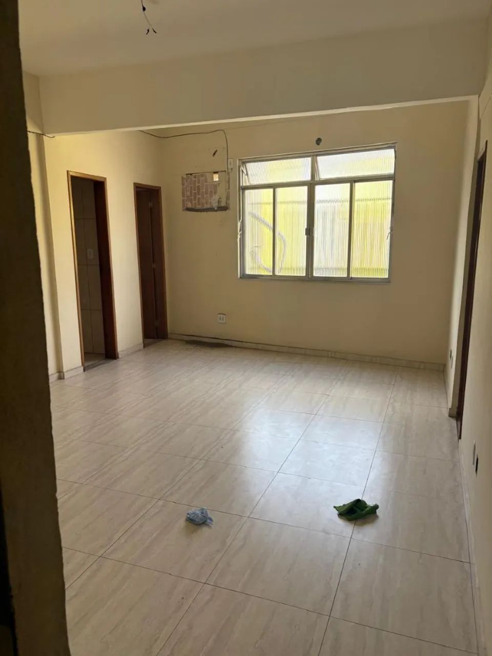 Sala com 52m² no centro de Itaguaí pronta para ser ocupada.