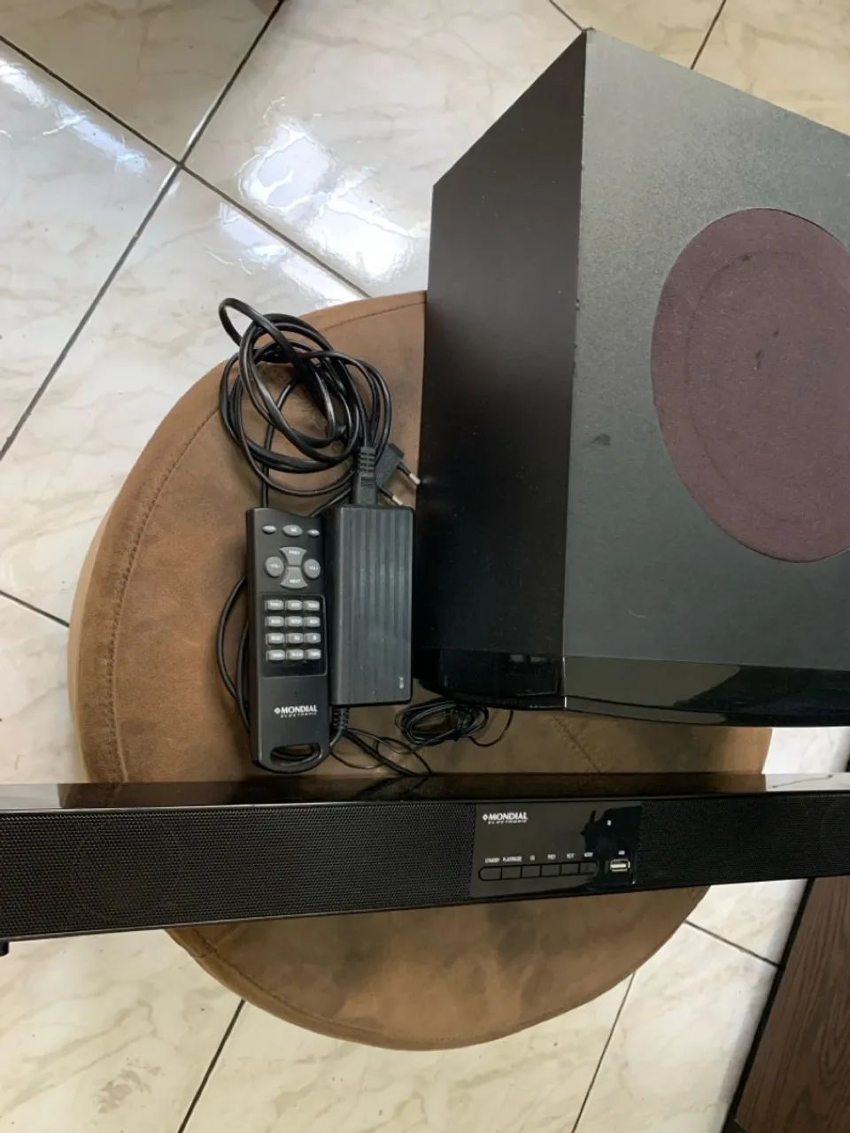 Soundbar com subwoofer e controle remoto