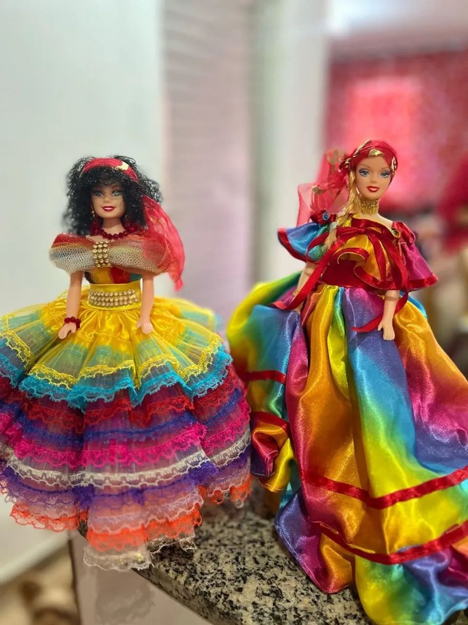 Boneca Barbie em vestido de festa - Foto 4