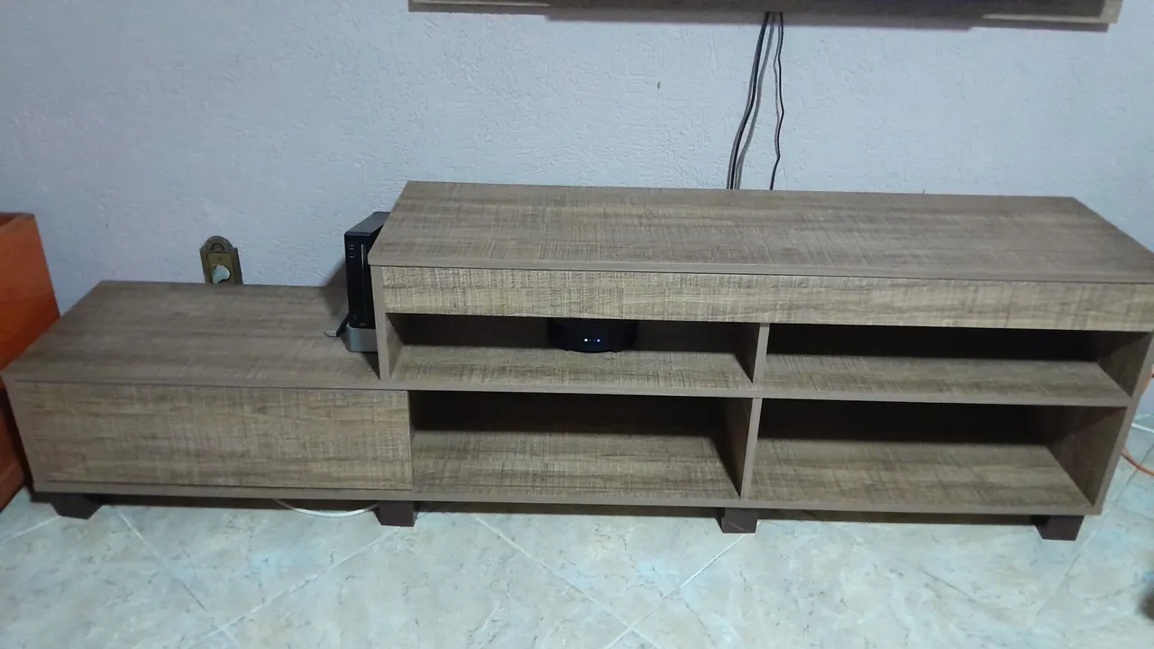 Rack para TV em madeira maciça
