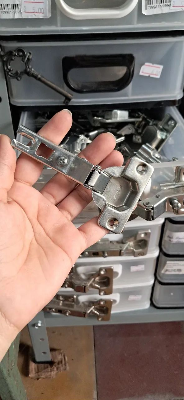 Dobradiça pra armário  - Foto 2