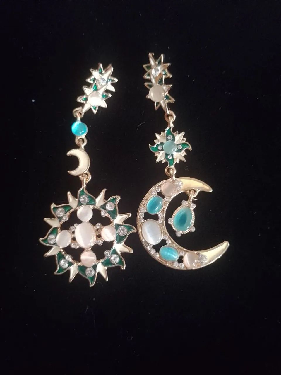 Conjunto de Colar, Brincos e Pulseira com Motivos de Lua e Estrelas - Foto 4