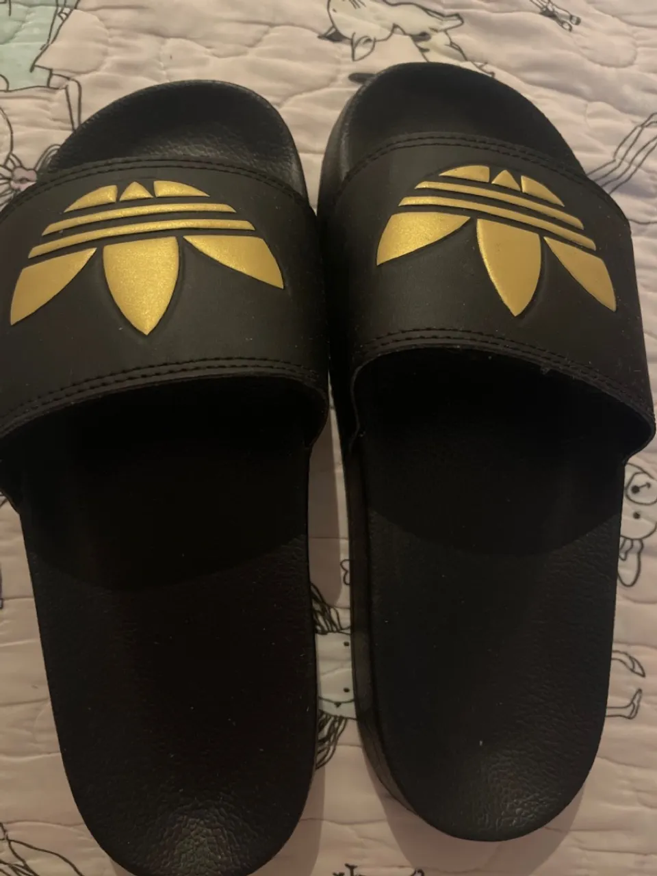 ORIGINAL nunca usado! Chinelos Adidas Originals Slides Preto Dourado